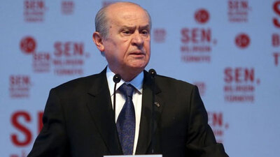 Bahçeli o çantayı canlı yayında açtı