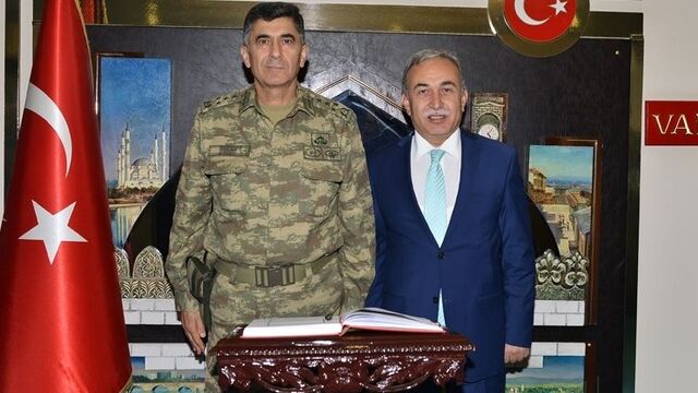 Komutan Adana'da!