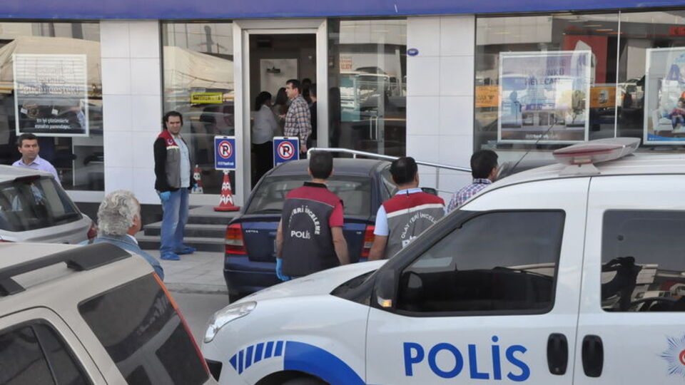 Borcu vardı, banka soymaya karar verdi, 'pompalı'yı aldı ama...