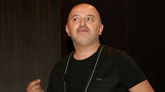 Oğlu boyunu geçti
