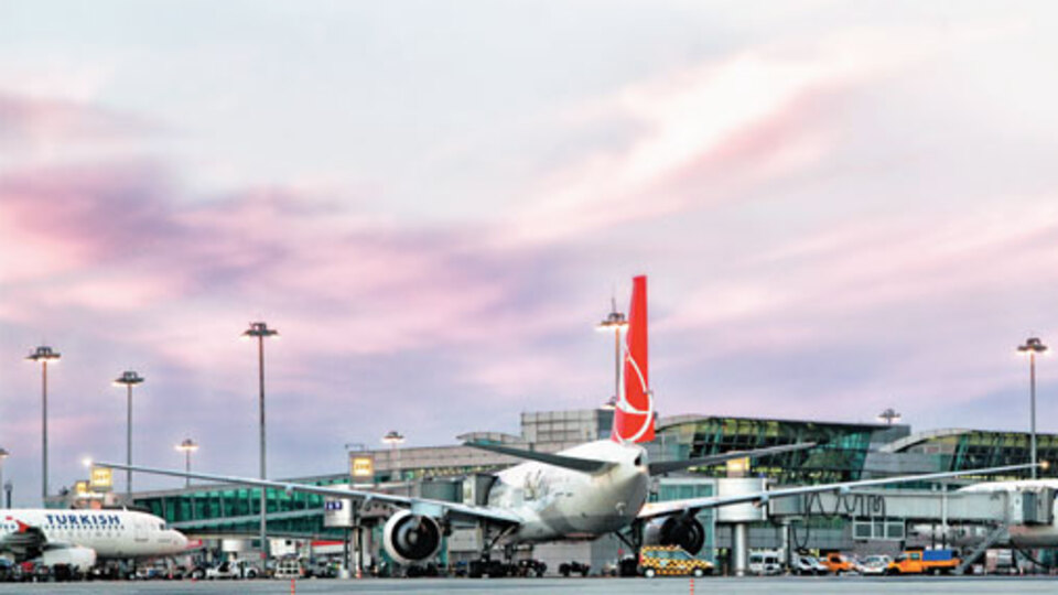 Uçağı kaçırdı, tuvalette kendini astı