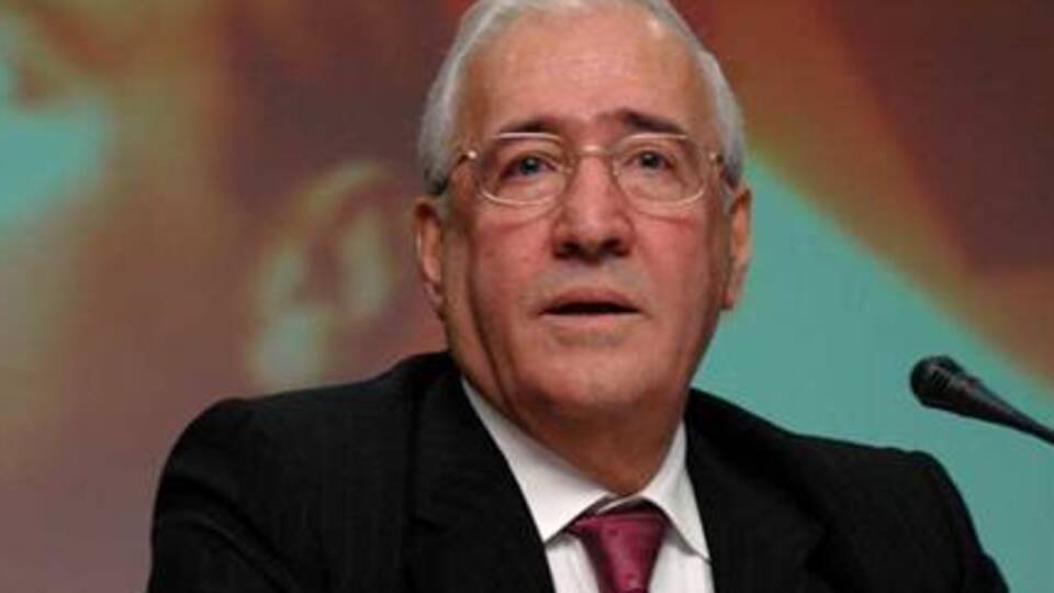 Şener Eruygur okuma yazma kabiliyetini kaybetti
