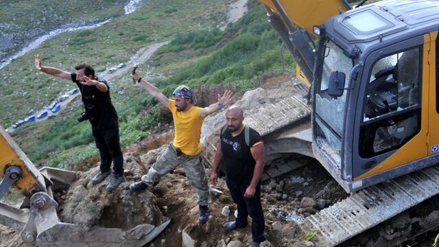 Yeşil Yol'da kan aktı! Kepçeye ateş açıldı