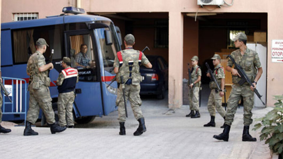 "Kaçak savcı Öz, bir gün yargılanacaksın"