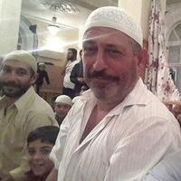 Cem Yılmaz takke taktı