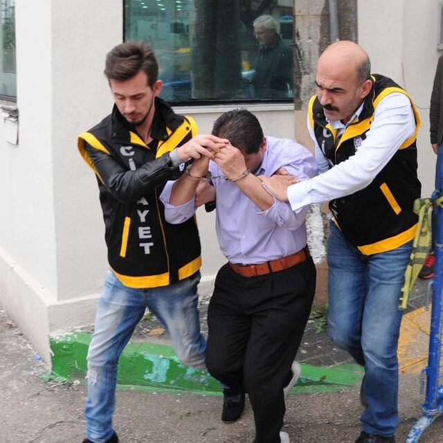 Eski eşinin evleneceğini duydu, kurşun yağdırdı