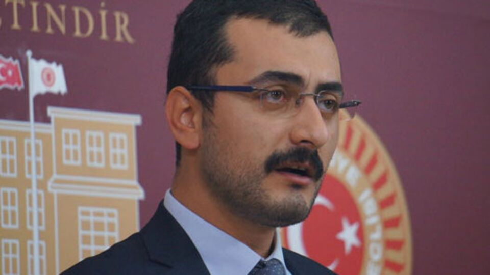 CHP'li Erdem, Davutoğlu'na "Sarin gazı"nı sordu