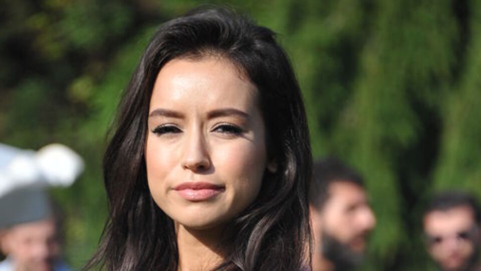 Tuğba Yurt'tan yeni bir klip