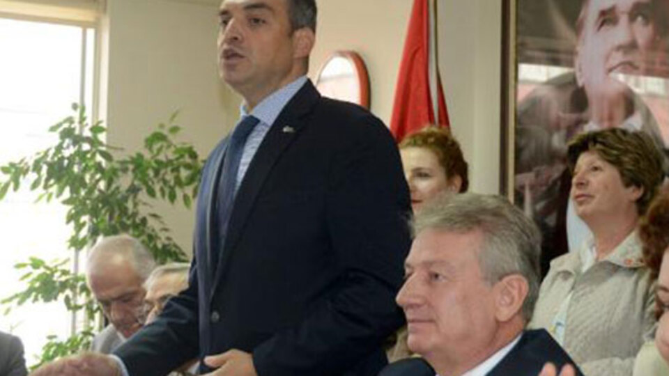 Umut Oran: Valiler CHP il başkanlarını tehdit ediyor