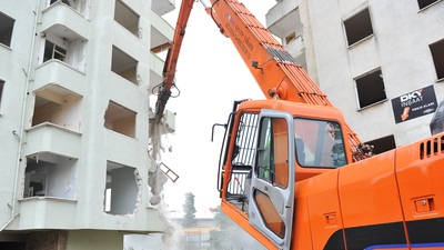 Kartal sahilde yıkım başladı