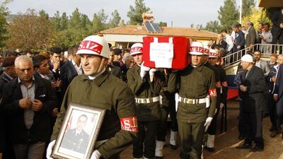 Bombanın pimi yeleğe takıldı!