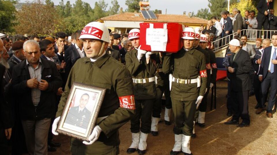 Bombanın pimi yeleğe takıldı!