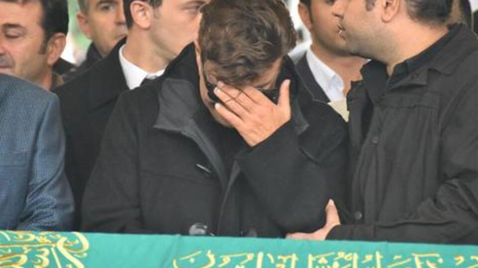 Annesini uğurladı!