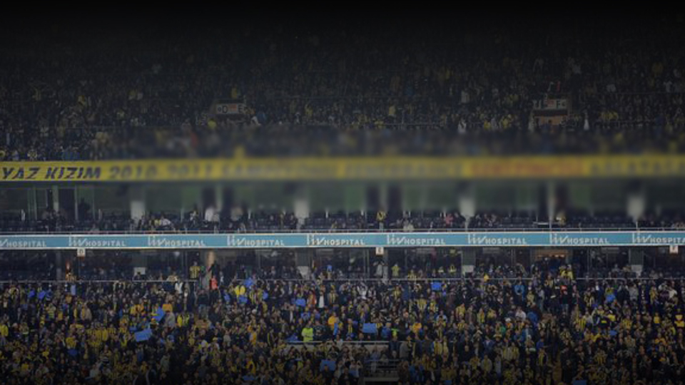 Kadıköy'de olay pankart! "Yaz kızım..."