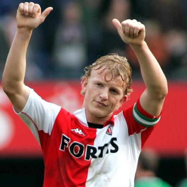 35'lik Kuyt tarih yazıyor!