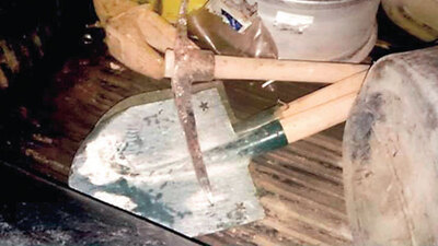 "Defineyi koruyan" cinlerden korunmak için hoca çağırmışlar!