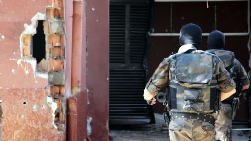 Canlı bomba kendini patlatmış