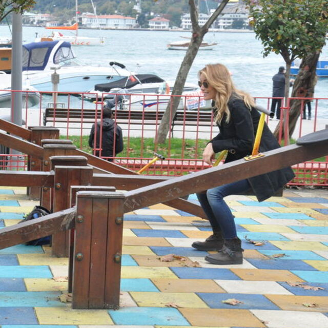 Anne-oğulun tahterevalli keyfi