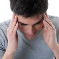 Dikkat baş ağrısı beyin kanaması habercisi olabilir!