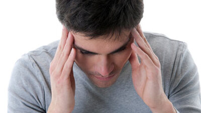 Dikkat baş ağrısı beyin kanaması habercisi olabilir!