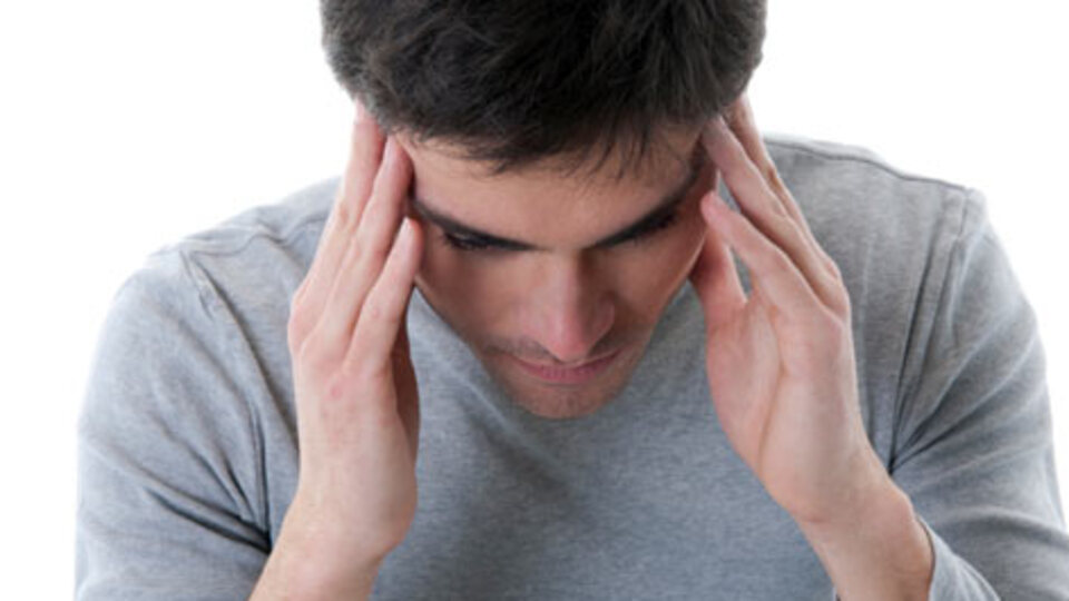 Dikkat baş ağrısı beyin kanaması habercisi olabilir!