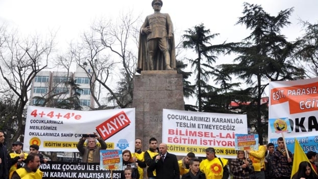 37 kişiye hakaretten 5'er yıl hapis istemi