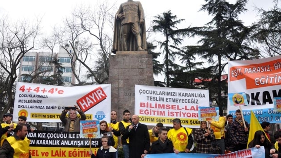 37 kişiye hakaretten 5'er yıl hapis istemi