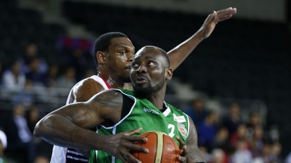 Akındele kadro dışı!