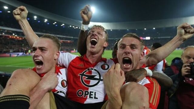 Kuyt'lı Feyenoord, Ajax'ı eledi