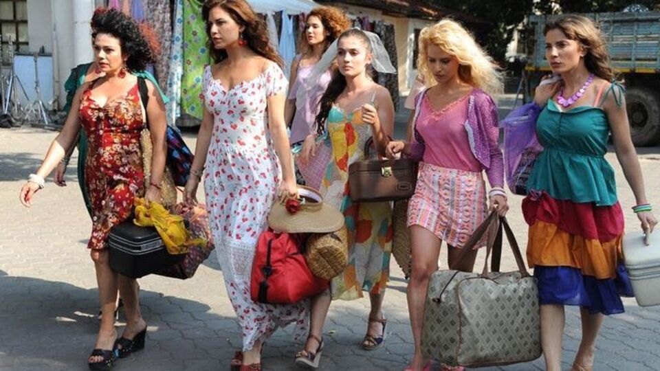 Pavyon şarkıcısı Yağmur