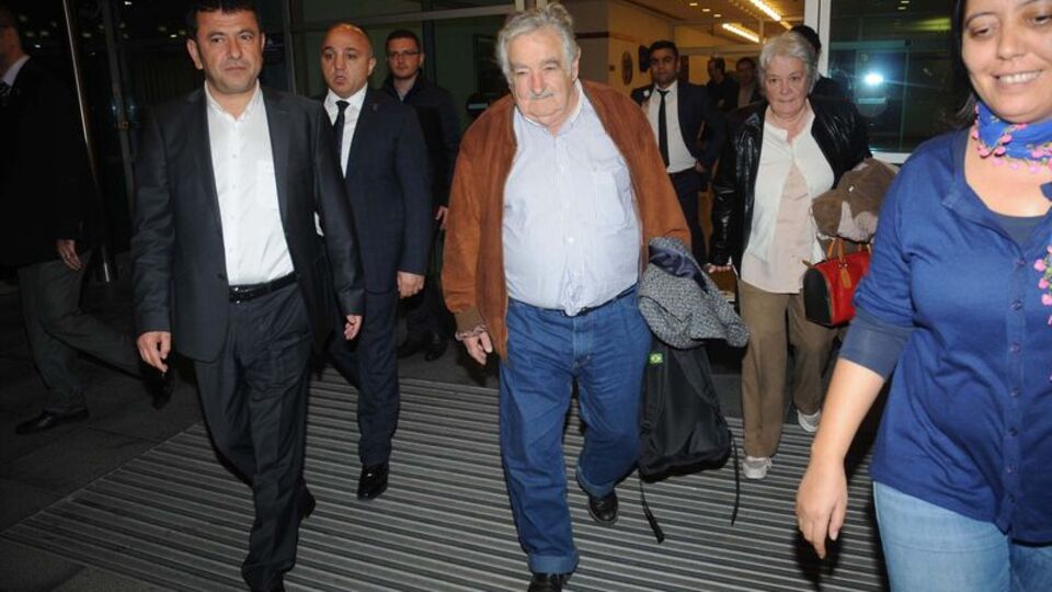 Dünyanın en yoksul başkanı İstanbul'a böyle geldi