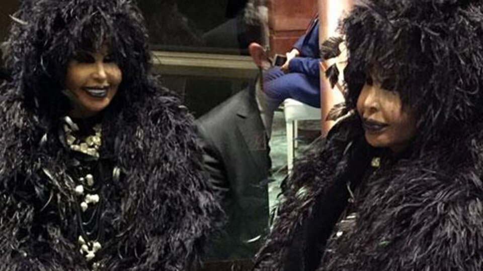 Bülent Ersoy'un kıyafeti sosyal medyayı salladı