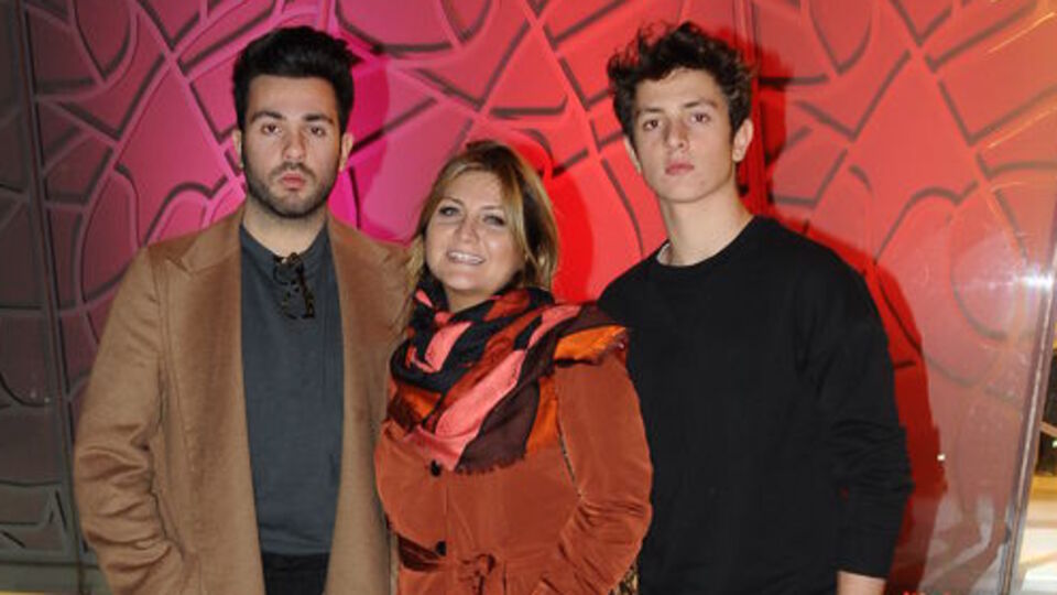 Oğullarıyla baş başa