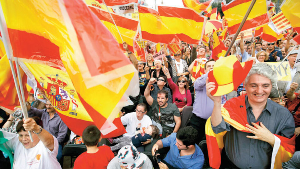 Katalonya halkına bağımsızlık soruldu