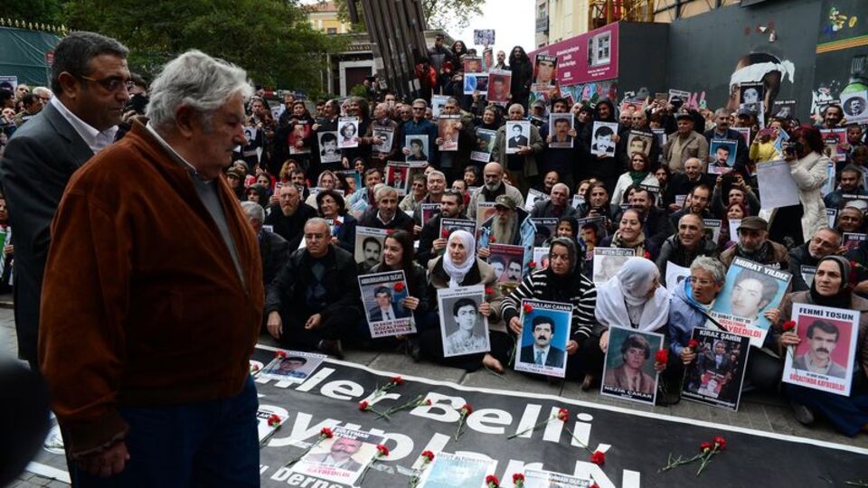 'En yoksul Başkan'dan Cumartesi Anneleri'ne destek