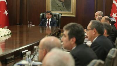 Seçim hükümetindeki 11 bakan Meclis'te