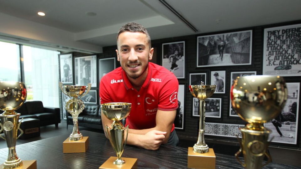 "Uzun yıllar F.Bahçe'de oynamak istiyorum"