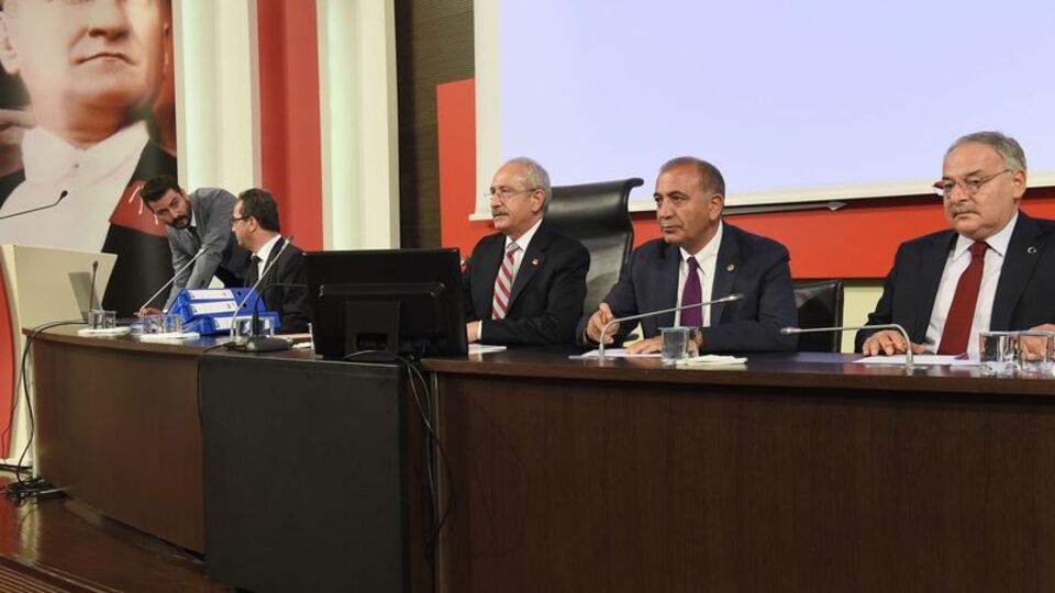 CHP'den "yeni strateji" kararı
