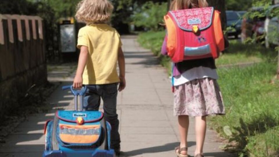 Çocuğunuzun çantası bu kiloyu geçmesin!