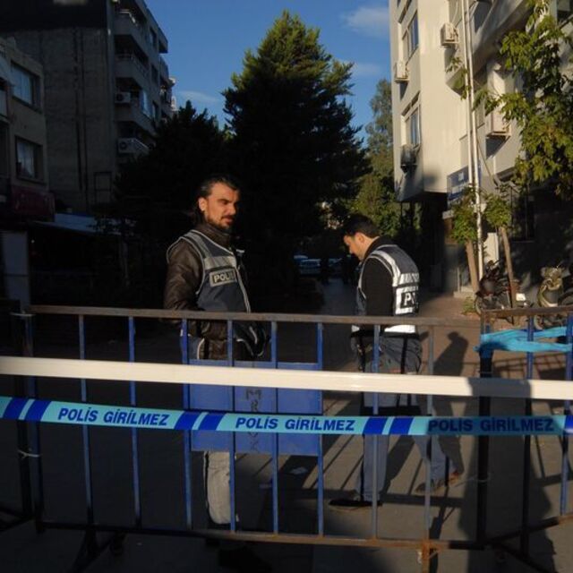 İzmir'deki 'Paralel Yapı' operasyonunda merkez valisi teslim oldu