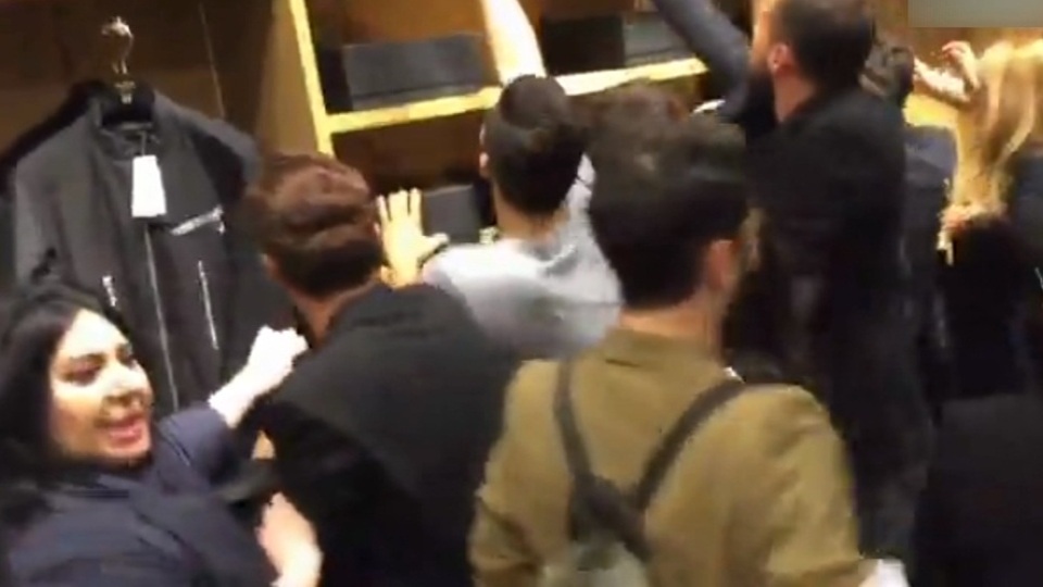 Lüks marka 'yağma'landı