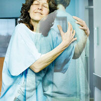 Onlar bize yaşarken lazım...