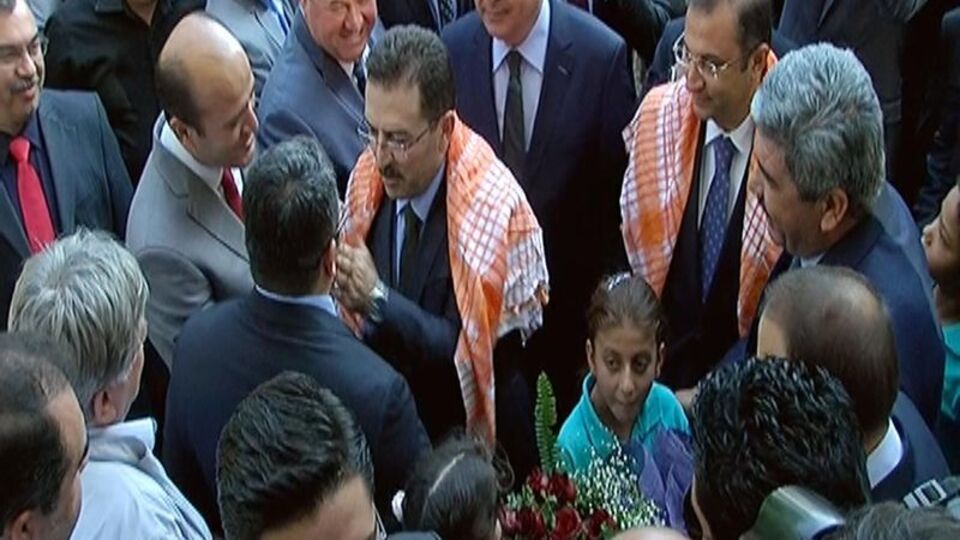 Bakan Altınok, o ismi karşısında görünce...
