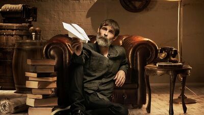 Ekrana geri dönüyor