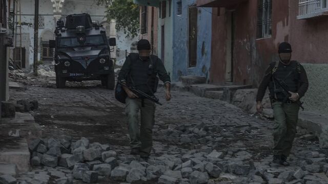 Sur'da yeniden hendek gerginliği