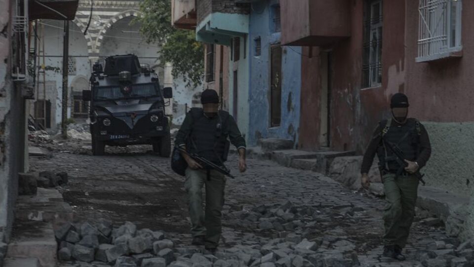 Sur'da yeniden hendek gerginliği