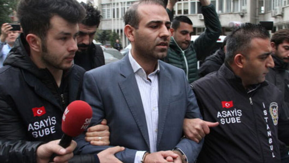 Eşinin üzerine kaynar su döken koca tutuklandı
