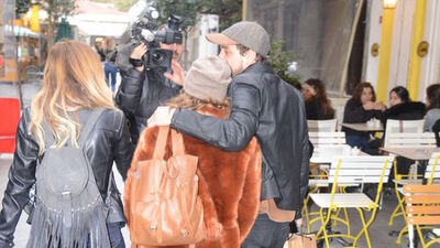 Öpmeye doyamadı...