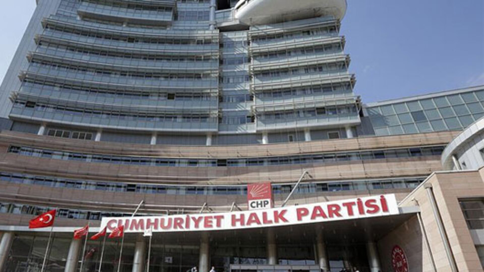 CHP'de olağanüstü kurultay çağrısı