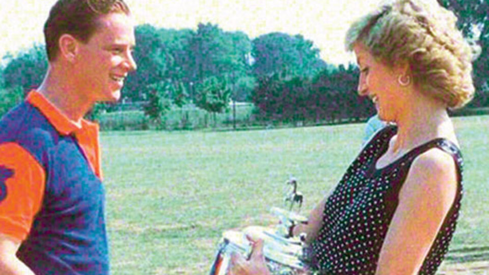 Yüzbaşı sevgilisi Diana'nın mektuplarını satışa çıkarmış!